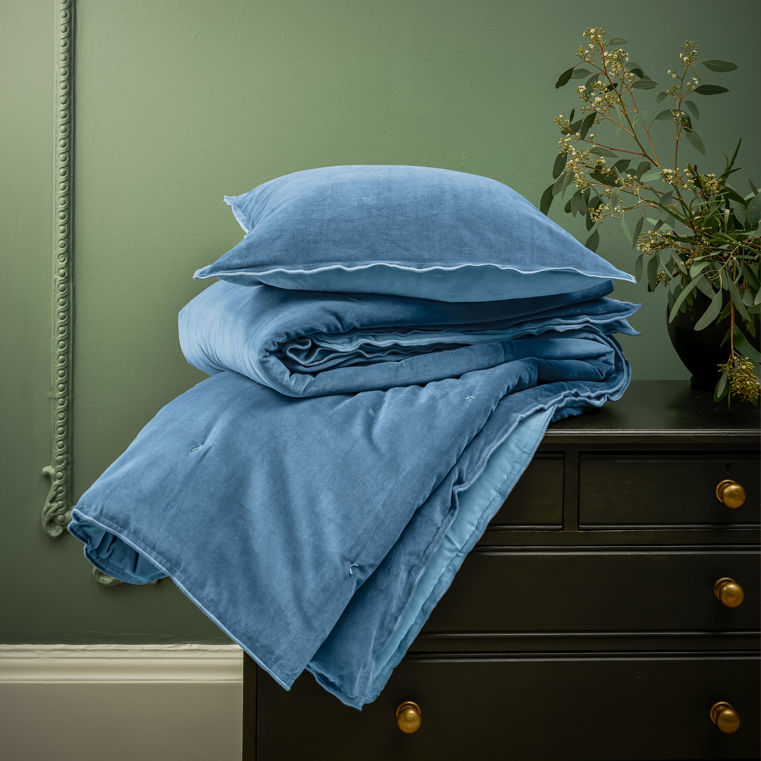 Throws & Cushions – Christy USA