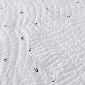 Vintage Posy Bedspread