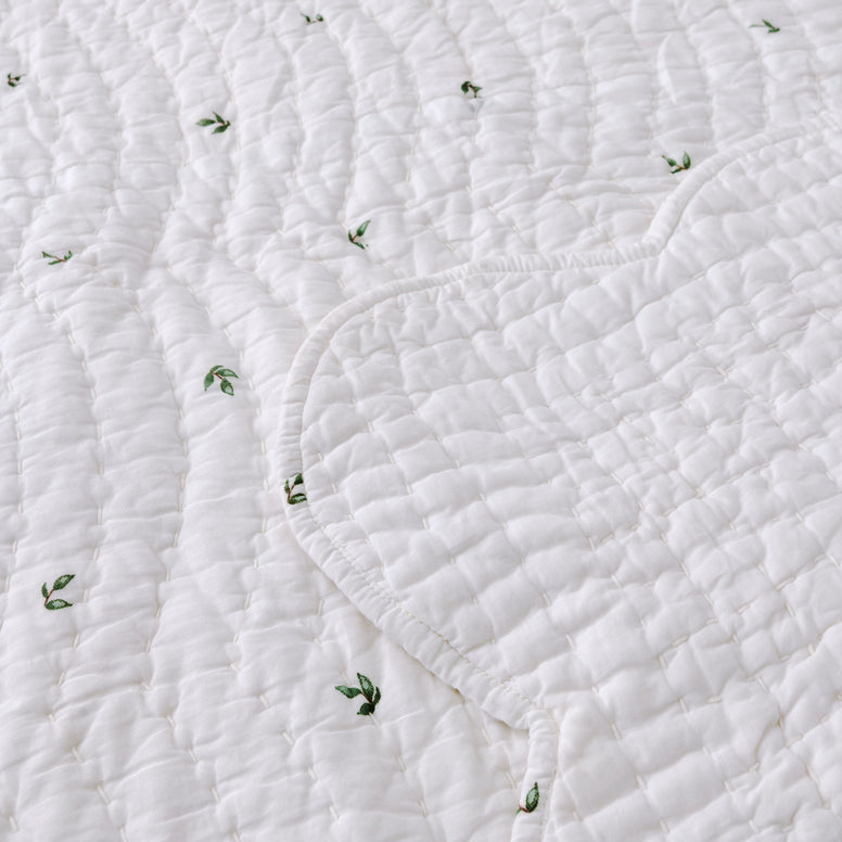 Vintage Posy Bedspread